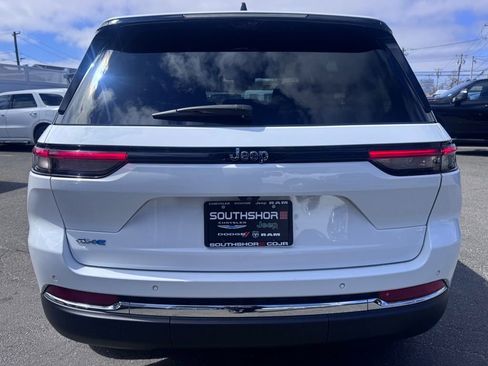 Used 2024 Jeep Grand Cherokee Limited 4xe w/ Luxury Tech Group II AWD/4WD image 6