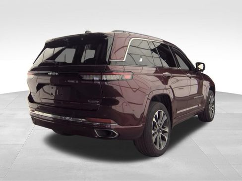 Used 2022 Jeep Grand Cherokee Overland w/ Advanced Protech Group III AWD/4WD image 6