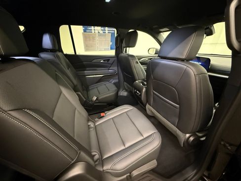 Used 2026 Chevrolet Traverse LT AWD/4WD image 6