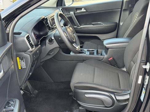 Used 2018 Kia Sportage LX AWD/4WD image 12