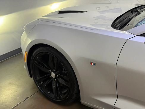 Used 2016 Chevrolet Camaro SS RWD image 9