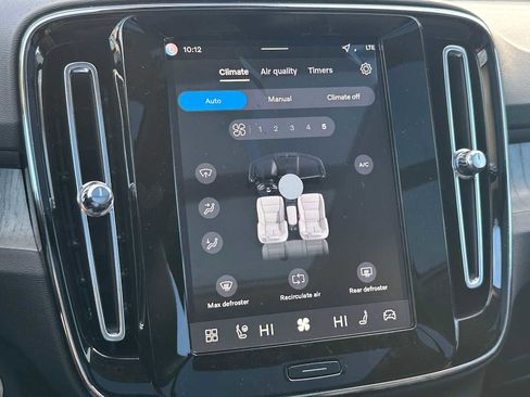 New 2026 Volvo XC40 B5 Ultra w/ Climate Package image 28