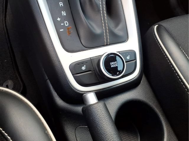 Used 2022 Hyundai Venue Limited FWD image 28