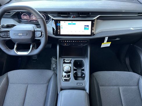 New 2026 Jeep Cherokee Laredo image 10