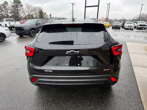 Used 2024 Chevrolet Trax RS w/ Sunroof Package image 7