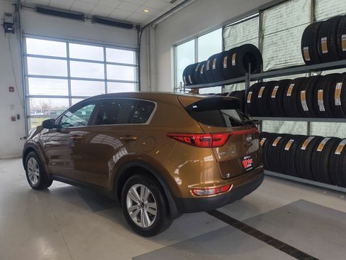 Used 2018 Kia Sportage LX image 3
