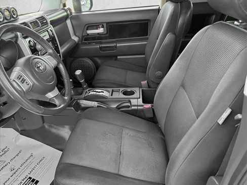 Used 2008 Toyota FJ Cruiser 4WD image 10