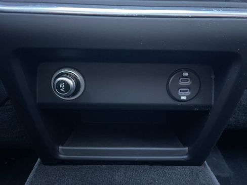 Certified 2023 Porsche Cayenne Platinum Edition image 23