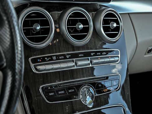 Used 2018 Mercedes-Benz C 300 4MATIC Sedan image 21