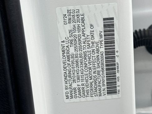 Used 2025 Honda Pilot Black Edition image 32