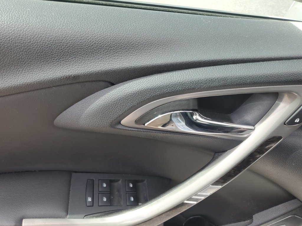 Used 2015 Buick Verano Leather FWD image 12