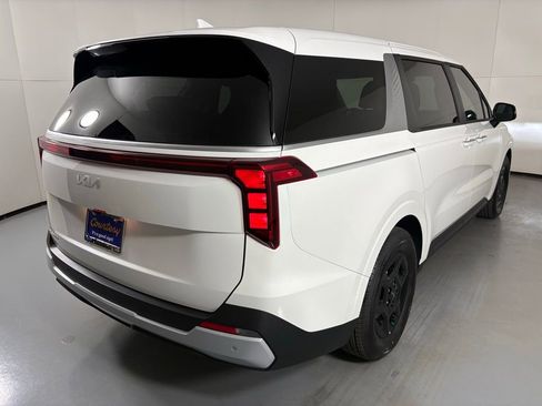 New 2026 Kia Carnival FWD image 8