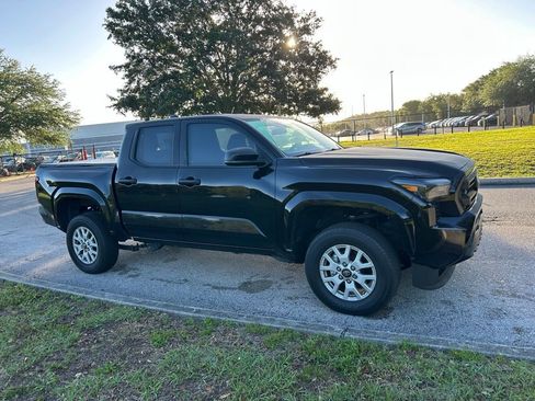 Used 2024 Toyota Tacoma SR image 7