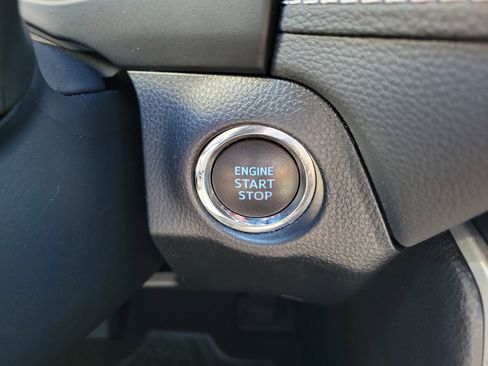 Used 2020 Toyota RAV4 XLE image 33