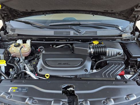 Used 2019 Chrysler Pacifica Limited image 29