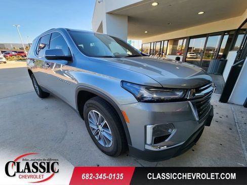 Used 2023 Chevrolet Traverse LT FWD image 1