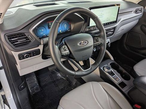 Used 2025 Ford Escape SE w/ PHEV Premium Package FWD image 10