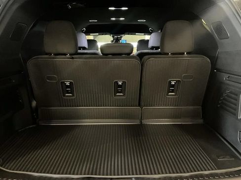 New 2026 Chevrolet Traverse LT w/ LPO, Floor Liner Package AWD/4WD image 16
