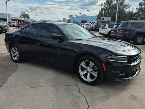 Used 2018 Dodge Charger SXT Plus image 3