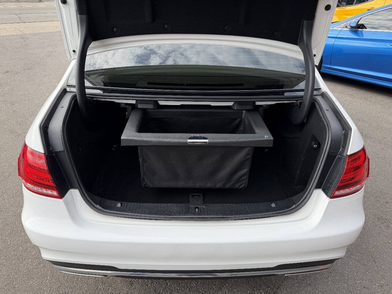 Used 2014 Mercedes-Benz E 350 4MATIC Sedan image 27