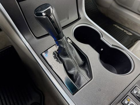 Used 2015 Toyota Camry XLE image 16