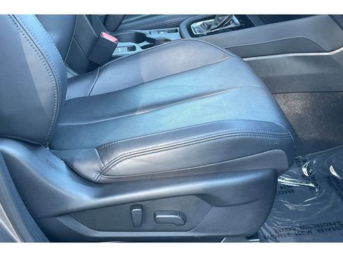 Used 2025 Subaru Forester Limited image 22