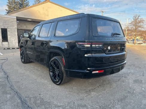 Used 2023 Jeep Grand Wagoneer Series II image 3