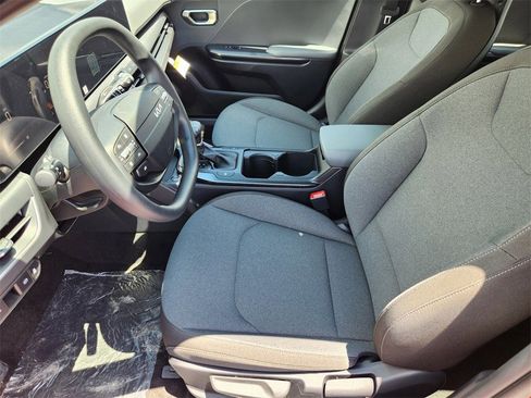 New 2025 Kia K4 LXS image 9
