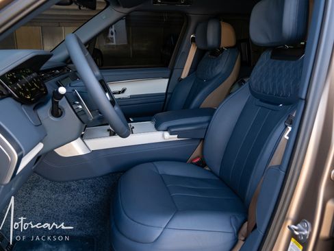 Used 2023 Land Rover Range Rover SV image 38
