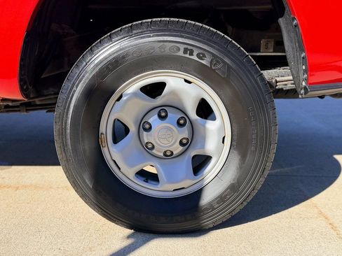 Used 2023 Toyota Tacoma SR image 7