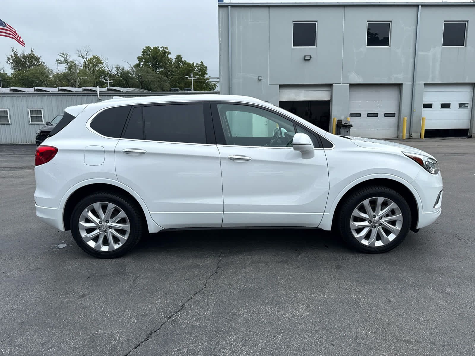 Used 2017 Buick Envision Premium AWD/4WD image 2