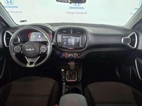 Used 2024 Kia Soul LX image 7