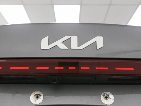 Used 2023 Kia Forte LXS w/ LXS Technology Package image 11