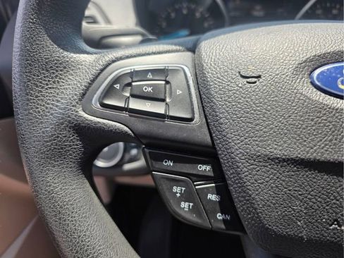 Used 2017 Ford Escape SE w/ Equipment Group 201A FWD image 28