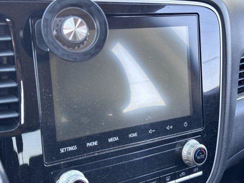 Used 2020 Mitsubishi Outlander SE FWD image 10