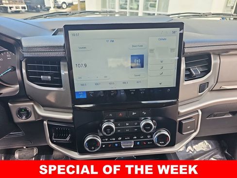 Used 2024 Ford Expedition XLT image 21