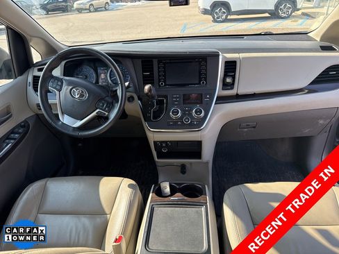 Used 2018 Toyota Sienna XLE w/ XLE Navigation Package image 10