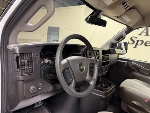 Used 2024 Chevrolet Express 3500 LT w/ LT Preferred Equipment Group RWD image 13