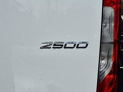 Used 2025 Mercedes-Benz Sprinter 2500 image 8