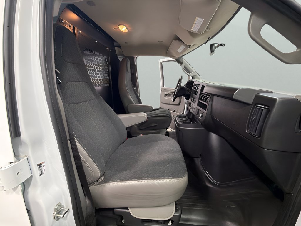 Used 2025 GMC Savana 2500 w/ Driver Convenience Package RWD image 15