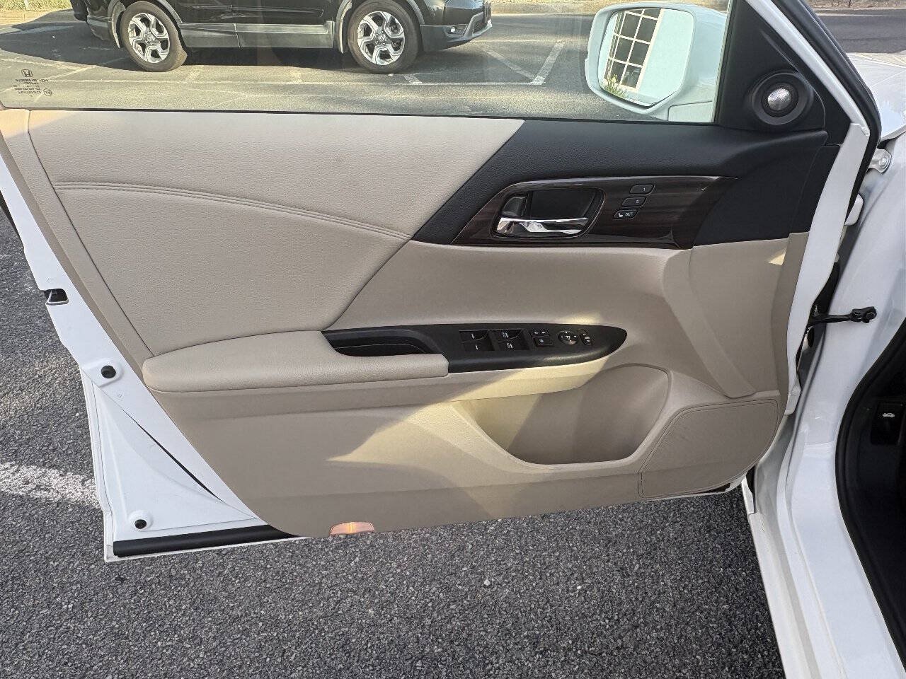 Used 2016 Honda Accord EX-L image 8
