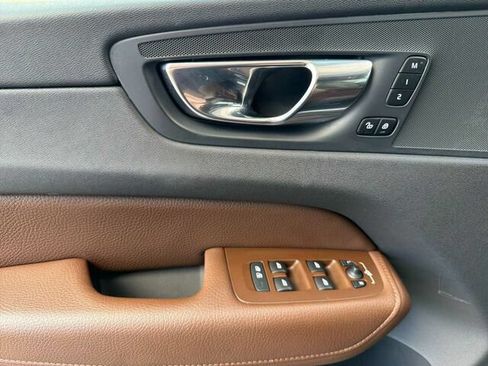 Used 2021 Volvo XC60 T5 Momentum w/ Protection Package Premier FWD image 13