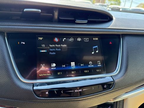 Used 2018 Cadillac XT5 Luxury image 28