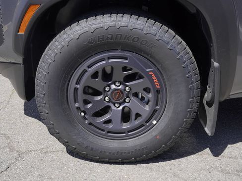 New 2026 Nissan Frontier Pro-X w/ Pro-X Convenience Package RWD image 7