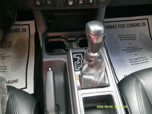 Used 2019 Toyota Tacoma TRD Sport AWD/4WD image 20