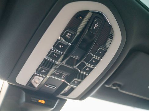 New 2026 Porsche Macan image 22