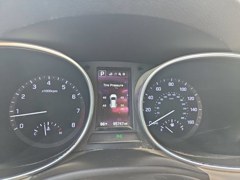 Used 2017 Hyundai Santa Fe Sport FWD image 5