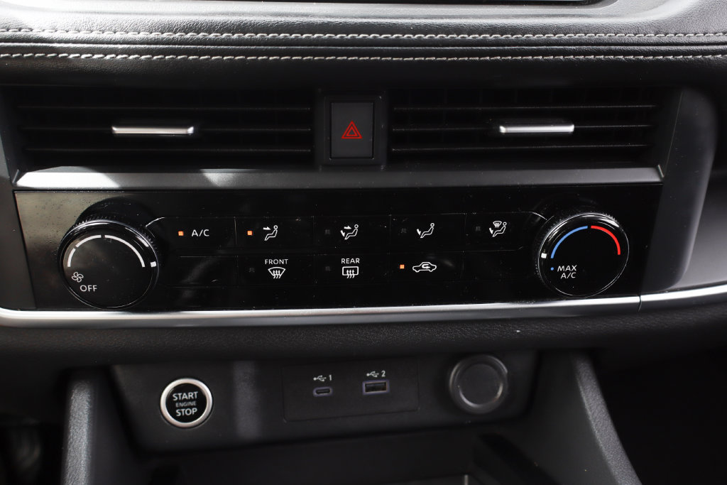 Used 2023 Nissan Rogue S FWD image 27