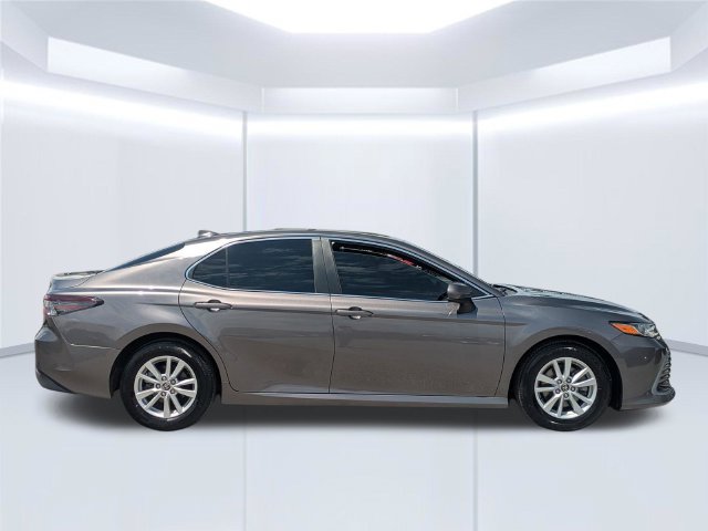 Used 2023 Toyota Camry LE FWD image 6