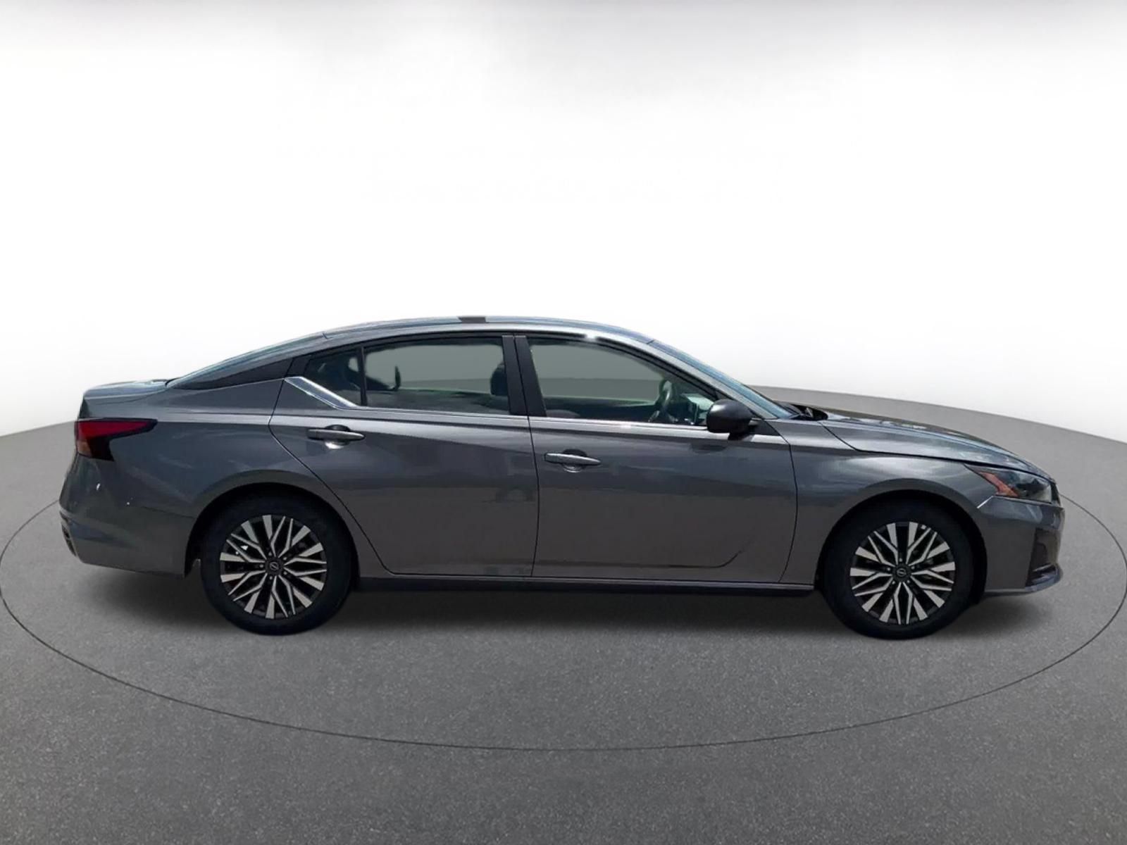 Used 2026 Nissan Altima 2.5 SV FWD image 15